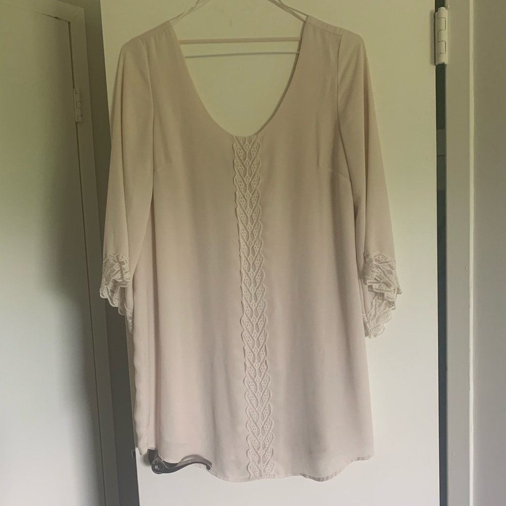 ASTR lace trim boho style ivory shift dress